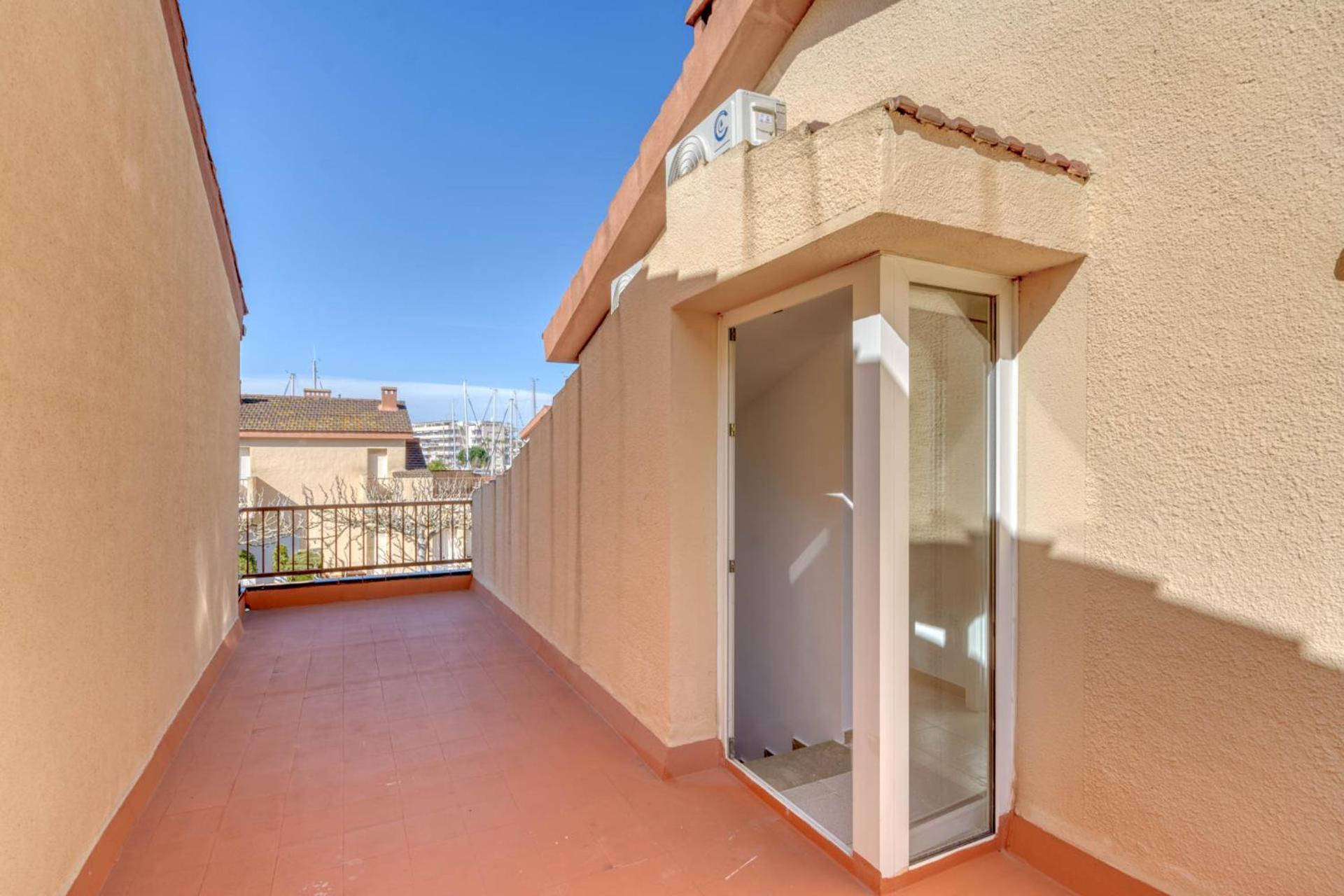 Hébergement de vacances Maison 3 Avec Piscine Comm Irvr09 Roses